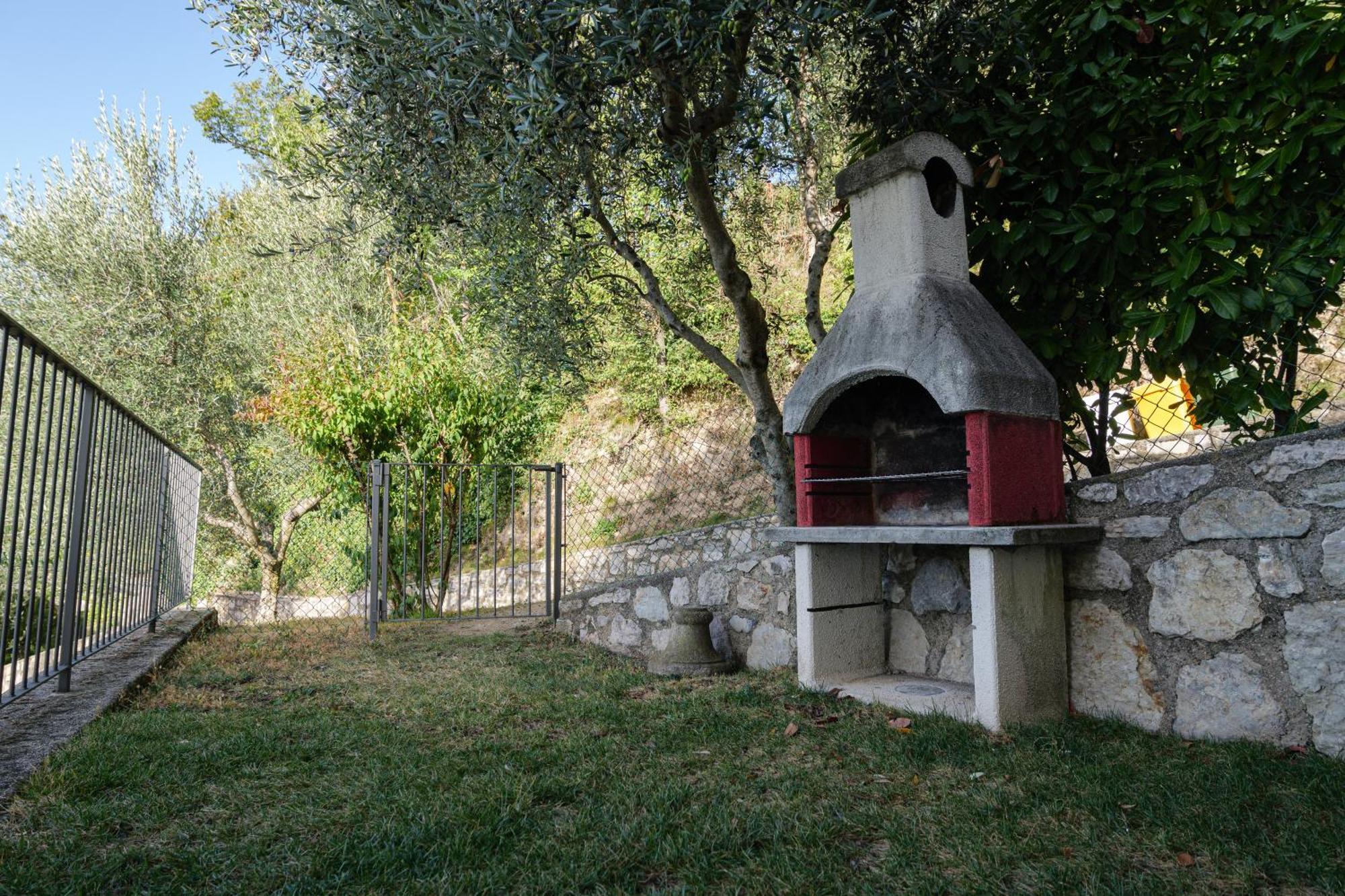 Casa Navla' Appartamenti "Ulivi"- "Fiori" -"Velieri"-"Luna"-"Nido"-"Taverna" Тиньяле Экстерьер фото
